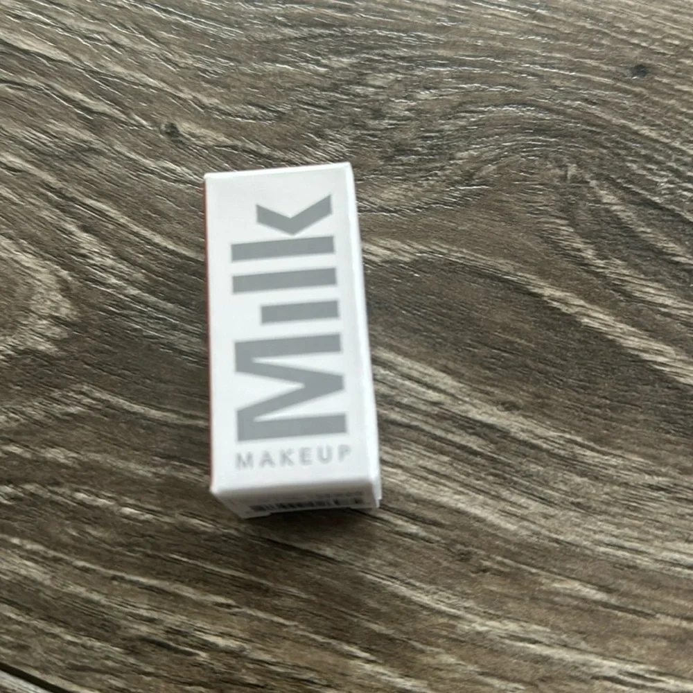 MILK MAKEUP MATTE BRONZER